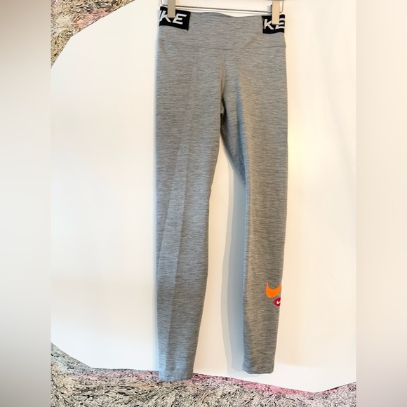 Nike Dri-Fit Workout Leggings Medium - Picture 1 of 4